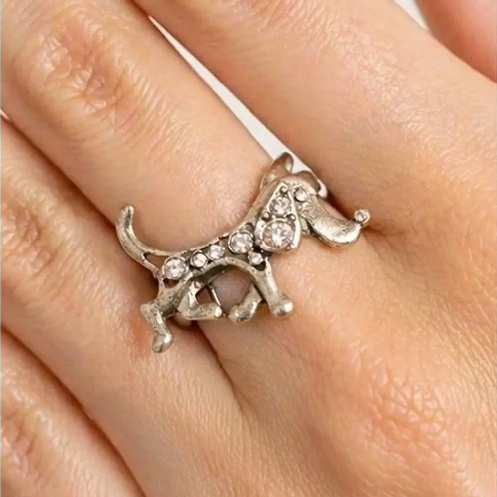 Vintage Dachshund Hound Dog Rhinestone Adjustable Ring, Silver-tone & Glass r-39